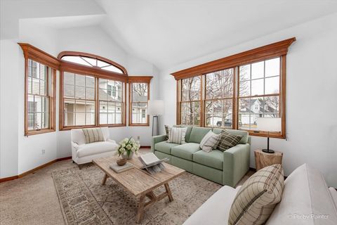 Tiny photo for 902 Derby Course, St. Charles, IL 60174 (MLS # 12586258)