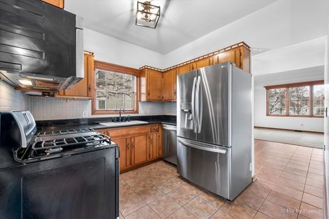 Tiny photo for 902 Derby Course, St. Charles, IL 60174 (MLS # 12586258)