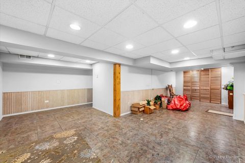 Tiny photo for 902 Derby Course, St. Charles, IL 60174 (MLS # 12586258)