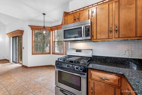 Tiny photo for 902 Derby Course, St. Charles, IL 60174 (MLS # 12586258)