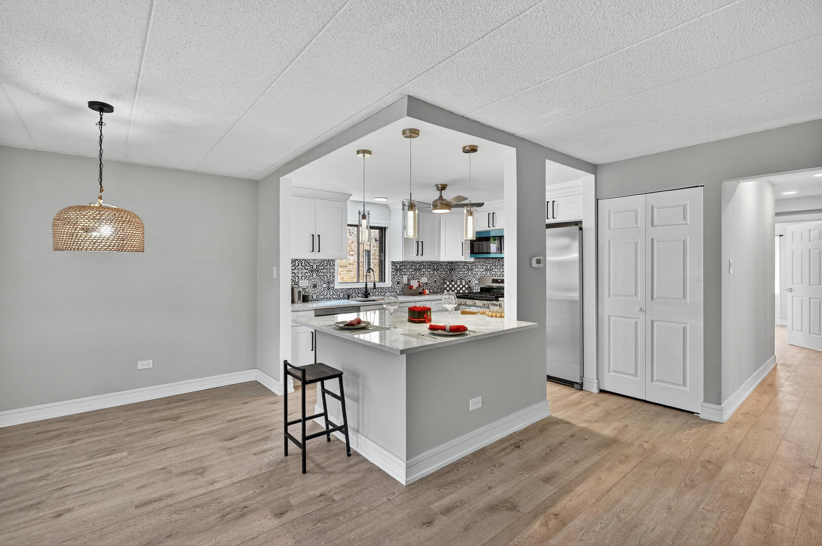9545 Southwest Highway 1E