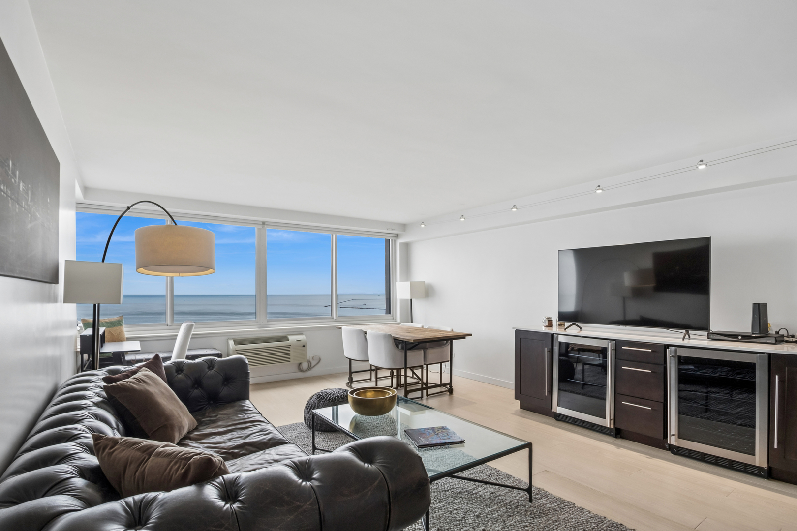 1440 N Lake Shore Drive 21G