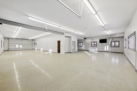 Tiny photo for 16W125 89th Street, Burr Ridge, IL 60527 (MLS # 12561841)