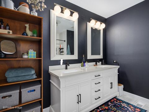 Tiny photo for 550 W 45TH Street, Chicago, IL 60609 (MLS # 12612035)