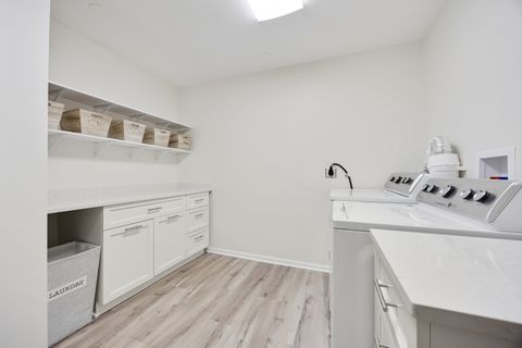 Tiny photo for 1401 Burr Oak Road #117B, Hinsdale, IL 60521 (MLS # 12579689)