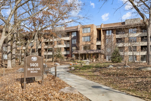 1401 BURR OAK RD APT 117B, HINSDALE, IL 60521 - Image 36eebefdb8769f4fc7622ae44bb1a60b/2093729238