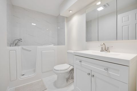 Tiny photo for 1401 Burr Oak Road #117B, Hinsdale, IL 60521 (MLS # 12579689)