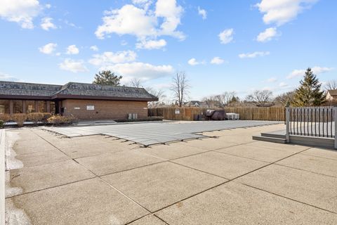 Tiny photo for 1401 Burr Oak Road #117B, Hinsdale, IL 60521 (MLS # 12579689)