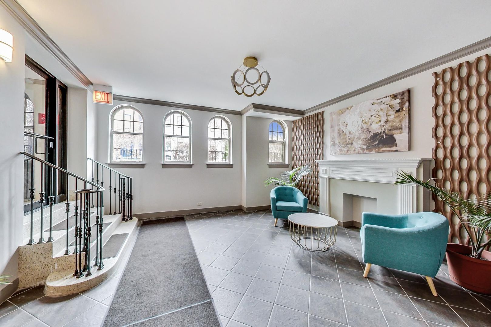 1824 N Lincoln Park West 211