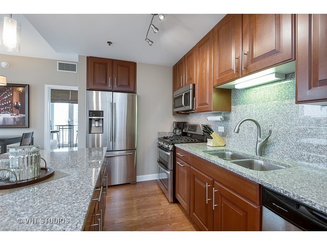 1400 S Michigan Avenue 1210
