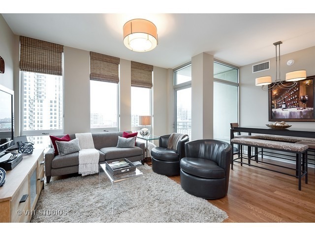 1400 S Michigan Avenue 1210