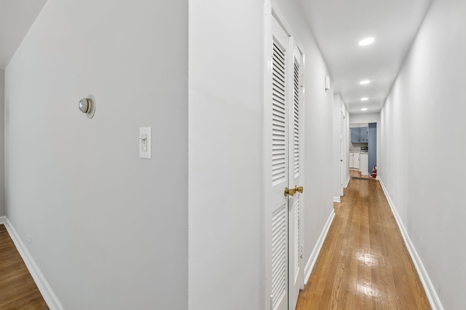 1400 Brummel Street 2E