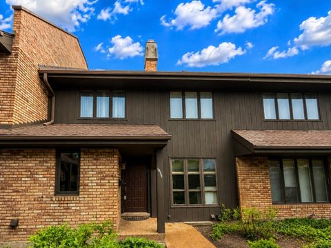 1864 Mission Hills Lane Northbrook IL 60062