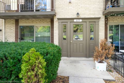 Photo of 577 FAIRWAY VIEW Drive #1J, Wheeling, IL 60090 (MLS # 12501195) Photo of 577 FAIRWAY VIEW Drive #1J, Wheeling, IL 60090 (MLS # 12501195)