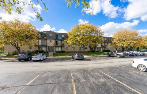 Tiny photo for 577 FAIRWAY VIEW Drive #1J, Wheeling, IL 60090 (MLS # 12501195)