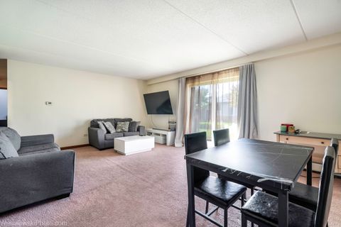 Tiny photo for 577 FAIRWAY VIEW Drive #1J, Wheeling, IL 60090 (MLS # 12501195)