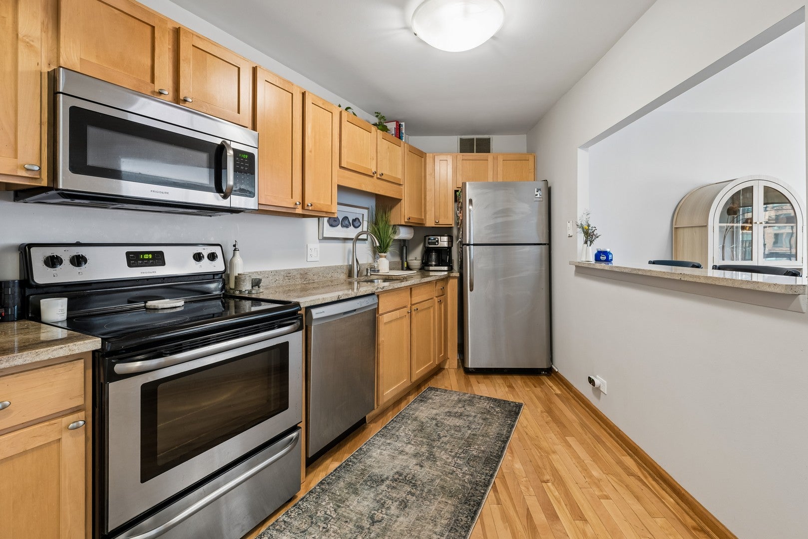 211 E Ohio Street 1115