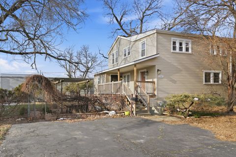 Photo of 1940 N 19th Avenue, Melrose Park, IL 60160 (MLS # 12532946)