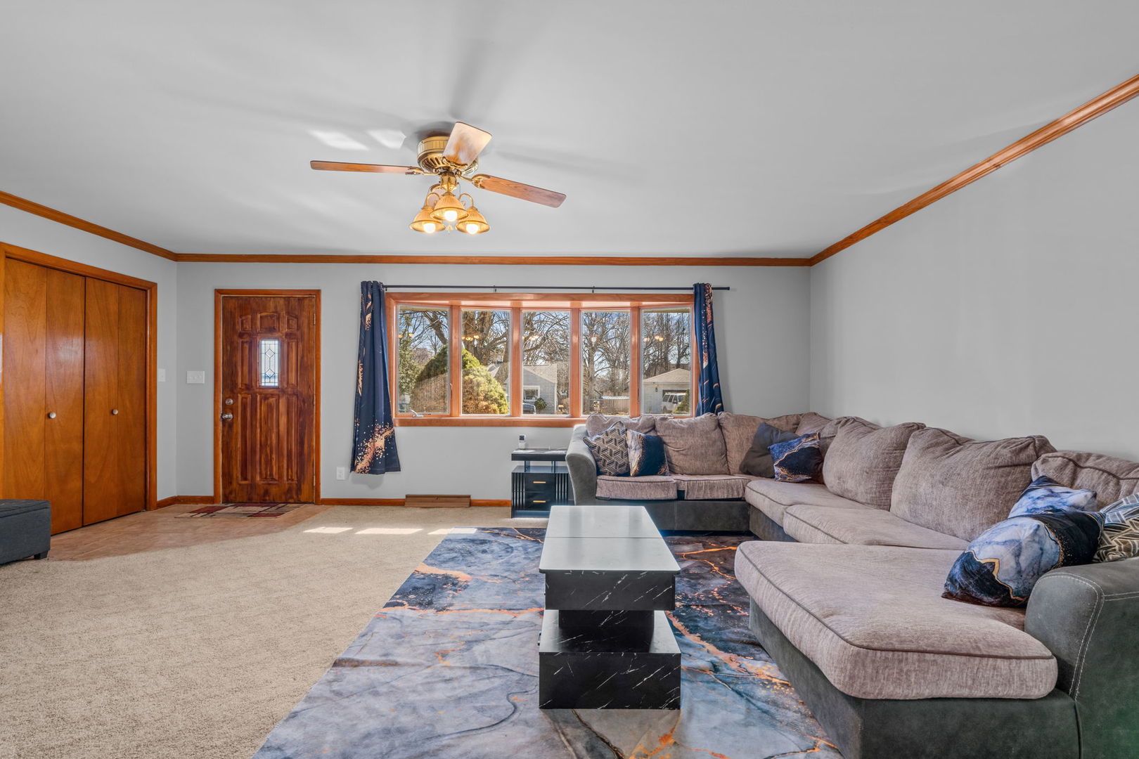 29 W Oak Street
