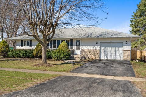 Tiny photo for 29 W Oak Street, Piper City, IL 60959 (MLS # 12553328)