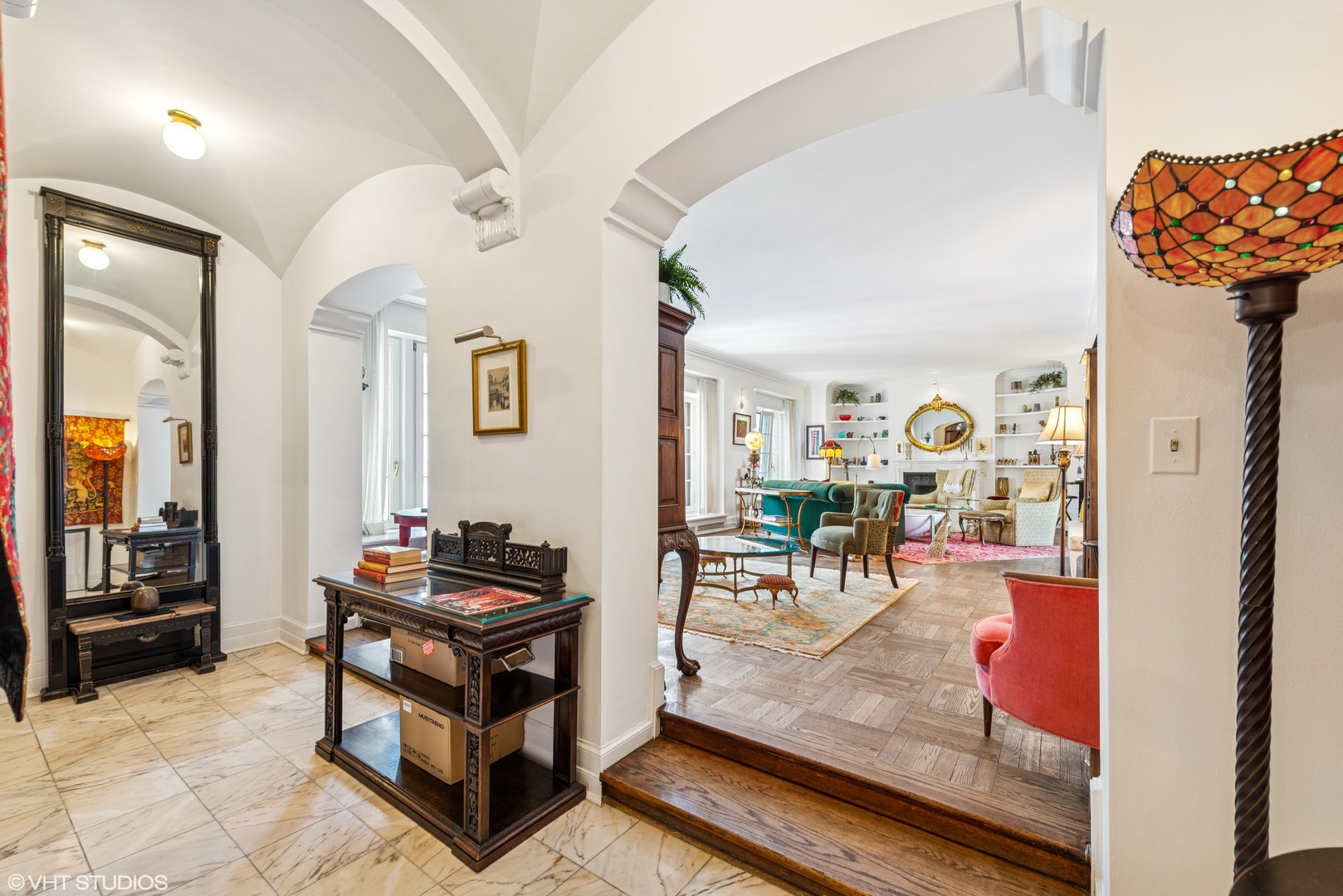421 W Melrose Street 21AD