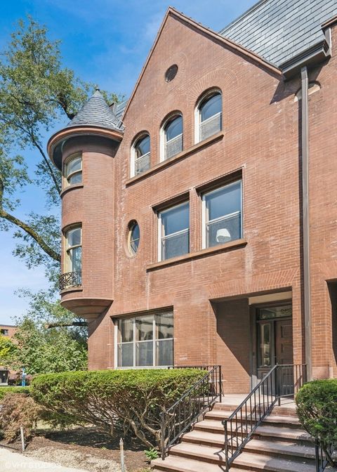 858 W Chalmers Place Chicago IL 60614