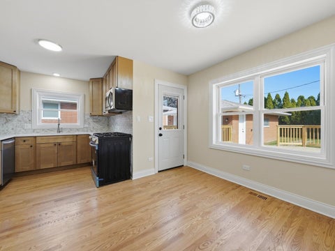 Tiny photo for 10029 Kedvale Avenue, Oak Lawn, IL 60453 (MLS # 12784902)