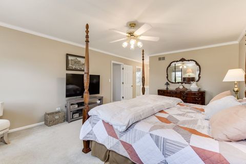 Tiny photo for 25707 N Eagle Drive, Mundelein, IL 60060 (MLS # 12577226)