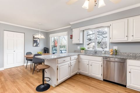 Tiny photo for 25707 N Eagle Drive, Mundelein, IL 60060 (MLS # 12577226)