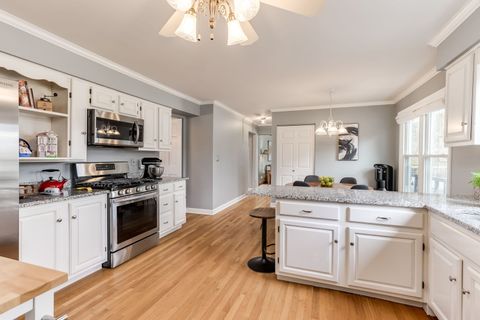 Tiny photo for 25707 N Eagle Drive, Mundelein, IL 60060 (MLS # 12577226)