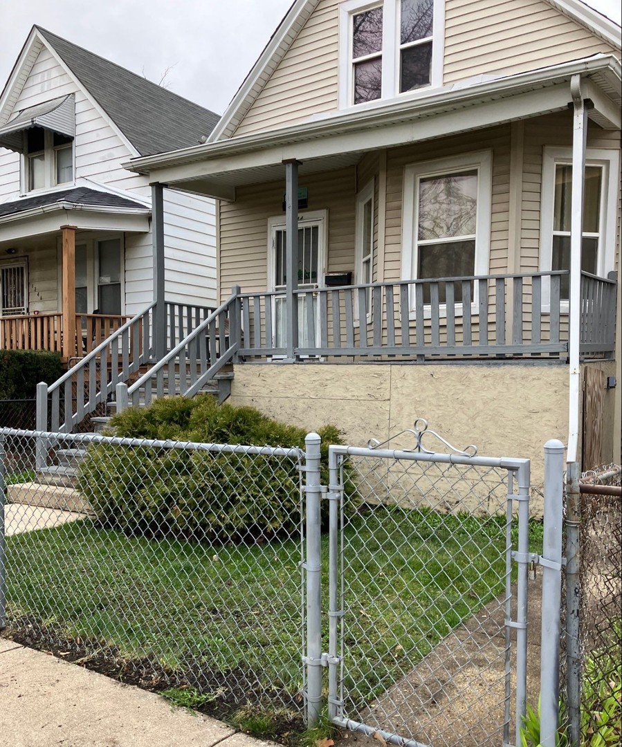1244 W 74th Place