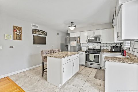 Tiny photo for 8836 W 93rd Place, Hickory Hills, IL 60457 (MLS # 12604882)