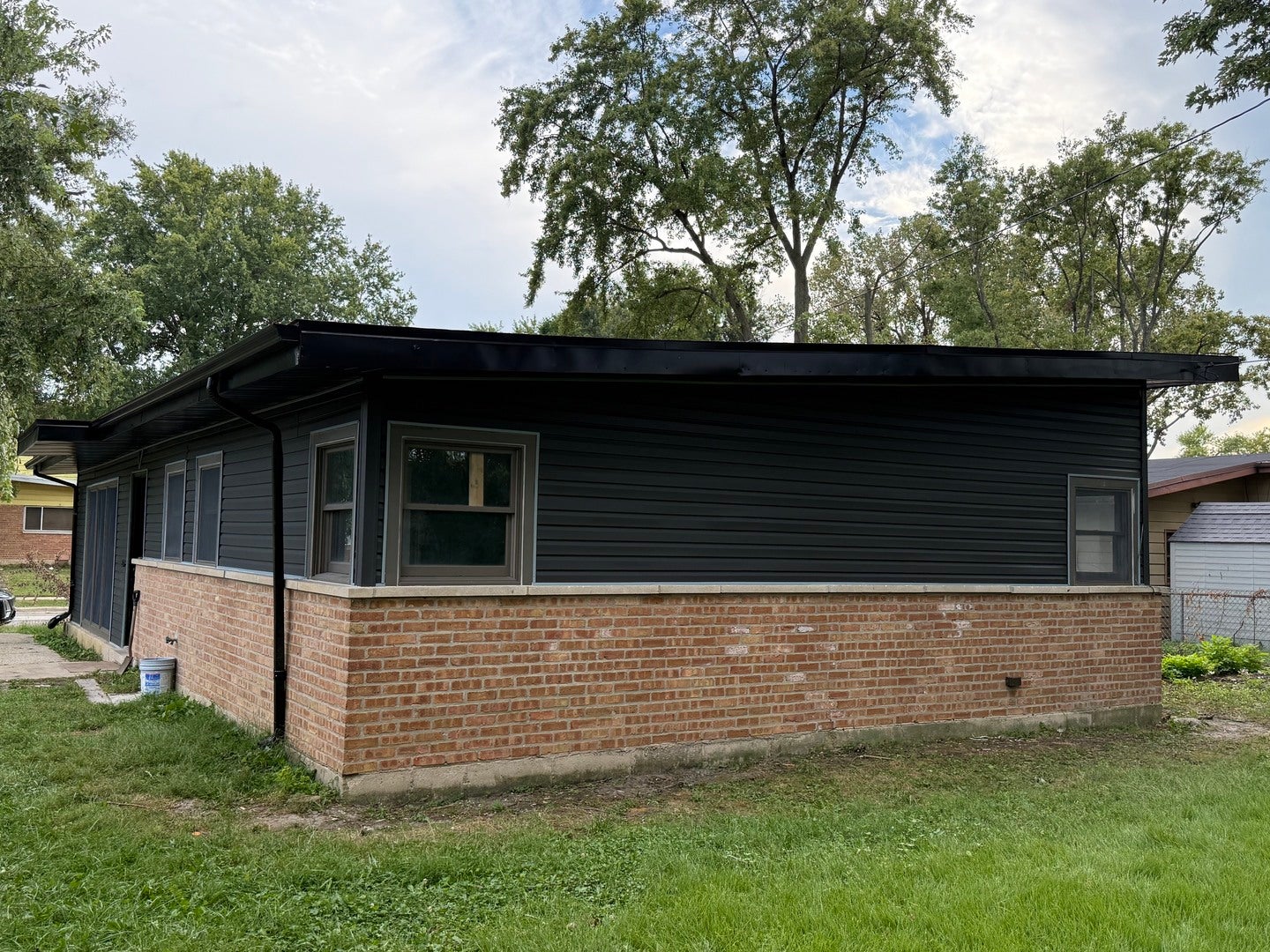 320 Sioux Street
