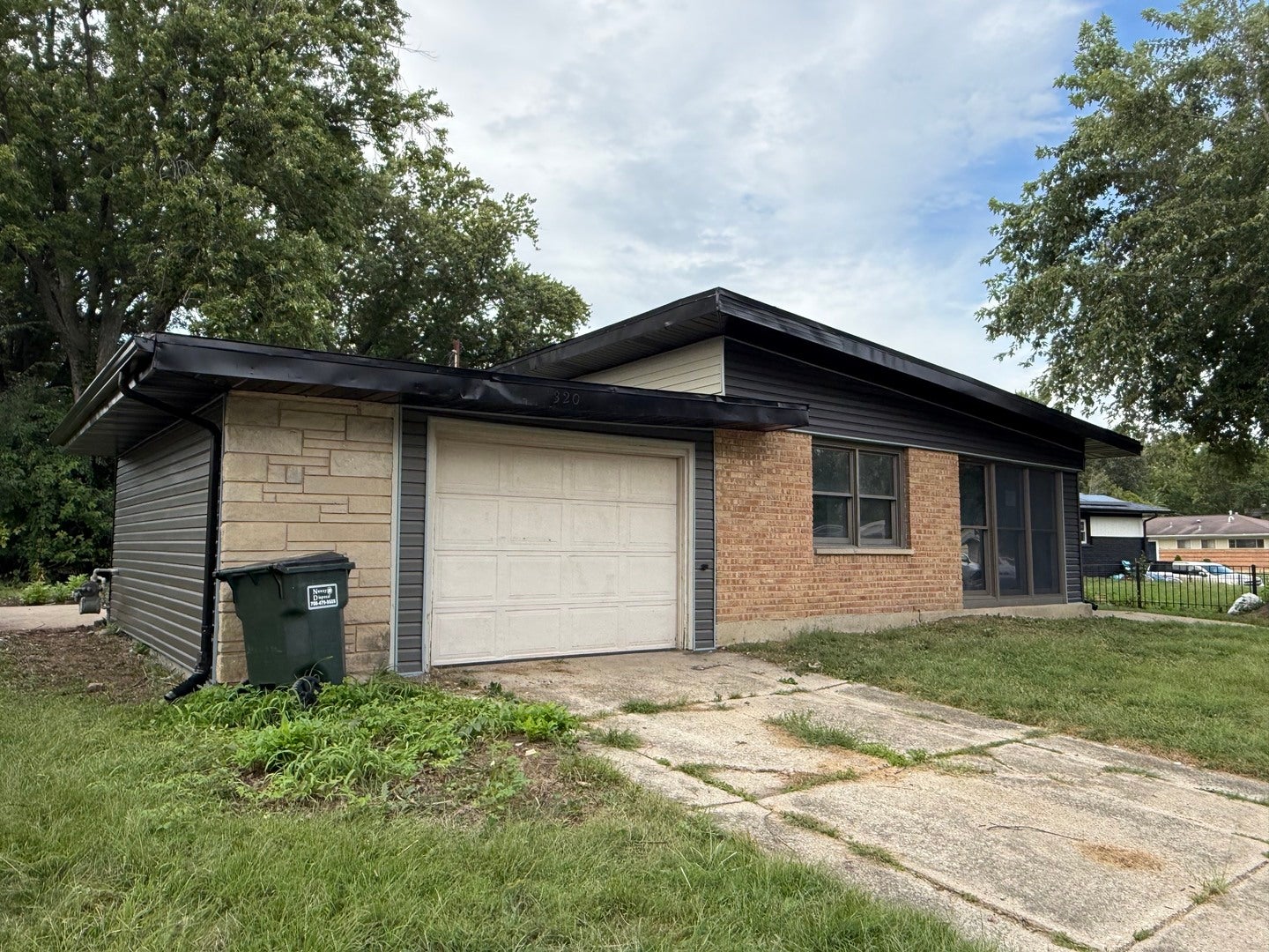 320 Sioux Street