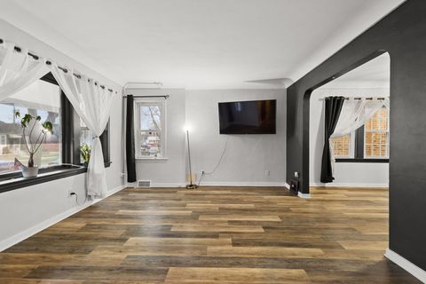 Tiny photo for 3601 Euclid Avenue, Berwyn, IL 60402 (MLS # 12577376)