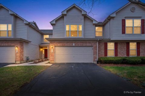 Tiny photo for 715 Riding Lane #715, St. Charles, IL 60174 (MLS # 12615704)