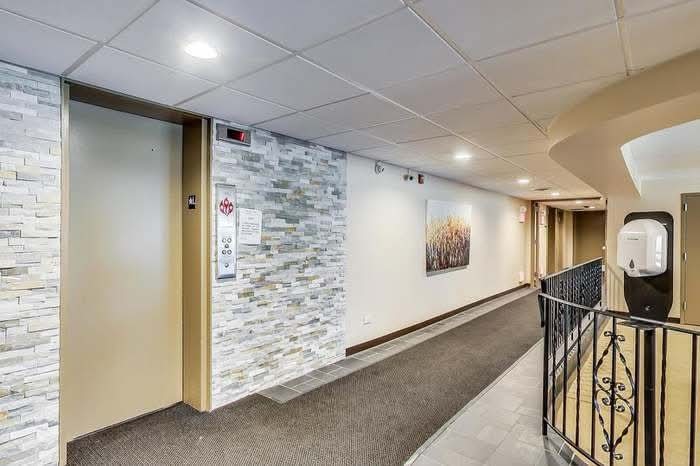 2500 Windsor Mall 2D