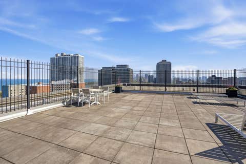 Tiny photo for 2930 N Sheridan Road #306, Chicago, IL 60657 (MLS # 12713459)