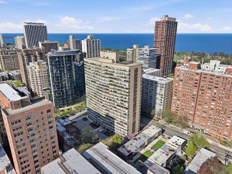 Tiny photo for 2930 N Sheridan Road #306, Chicago, IL 60657 (MLS # 12713459)