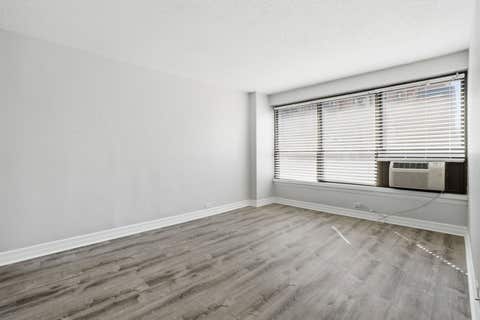 Tiny photo for 2930 N Sheridan Road #306, Chicago, IL 60657 (MLS # 12713459)