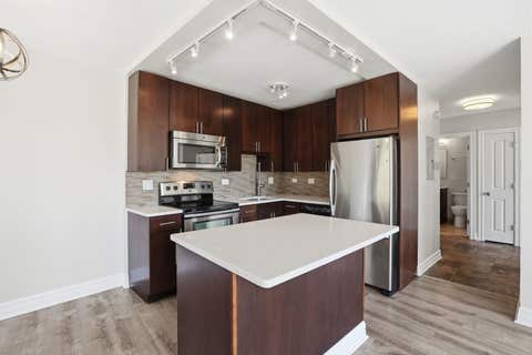 Tiny photo for 2930 N Sheridan Road #306, Chicago, IL 60657 (MLS # 12713459)