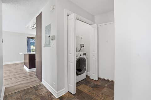 Tiny photo for 2930 N Sheridan Road #306, Chicago, IL 60657 (MLS # 12713459)
