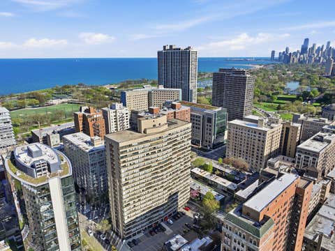 Tiny photo for 2930 N Sheridan Road #306, Chicago, IL 60657 (MLS # 12713459)