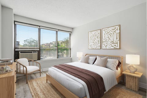 Tiny photo for 2930 N Sheridan Road #306, Chicago, IL 60657 (MLS # 12713459)
