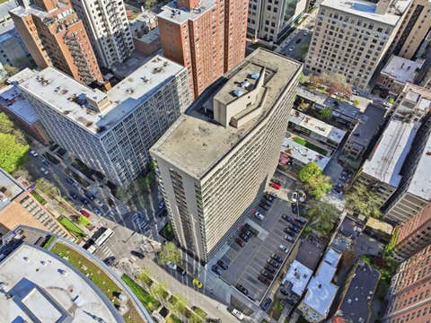 Tiny photo for 2930 N Sheridan Road #306, Chicago, IL 60657 (MLS # 12713459)