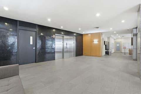 Tiny photo for 2930 N Sheridan Road #306, Chicago, IL 60657 (MLS # 12713459)