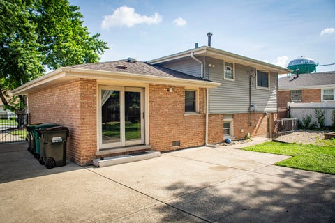 Tiny photo for 10435 Barnard Drive, Chicago Ridge, IL 60415 (MLS # 12663079)