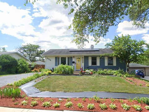 Photo of 2713 Forest Glen Parkway, Woodridge, IL 60517 (MLS # 12577981)