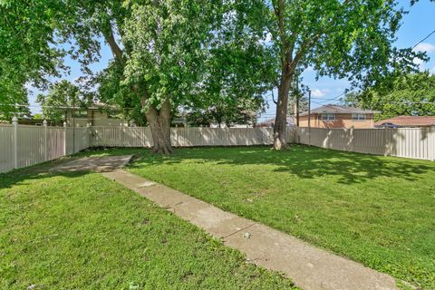 Tiny photo for 947 E 169th Street, South Holland, IL 60473 (MLS # 12671821)
