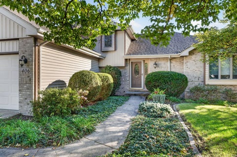 Tiny photo for 406 Buckingham Place, Shorewood, IL 60404 (MLS # 12778186)